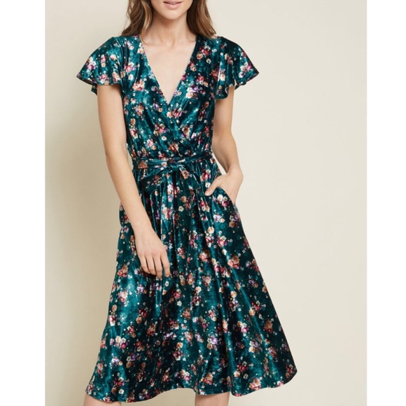 Modcloth Dresses & Skirts - ModCloth velour floral Maxi NWOT